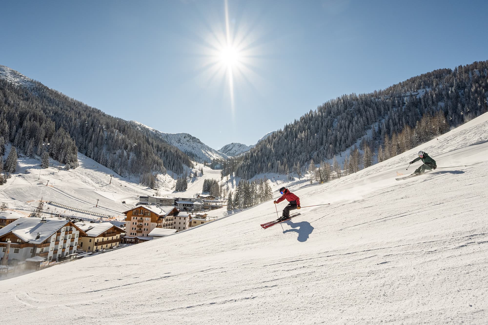 Sonnenskilauf bin in den Frühling in Altenmarkt-Zauchensee